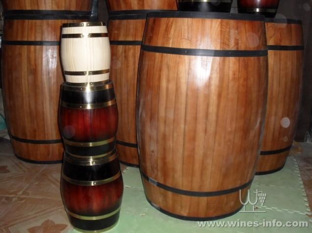 促销!!!!! 宝贝价格为批发价格 不零卖<没有现货需要定做> 具体请咨询15221050527 QQ:826285001 我厂长期对外加工高档实木工艺礼品木盒,酒盒.<大额定单,绝对出厂价> 提供各种酒盒LOGO设计,以及丝网印,烙印,烫金,烫印,激光雕刻,等图案. 容积:225L 辐射松(木本色 仿古色 酒红色)【可加0.