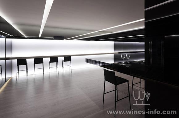 黑白空间 西班牙瓦伦西亚科隆的葡萄酒零售店
