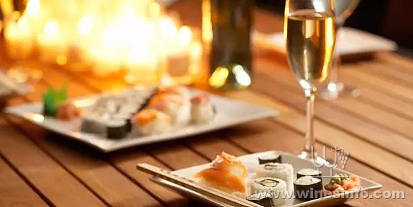 如何选择葡萄酒来搭配生鱼片、寿司？